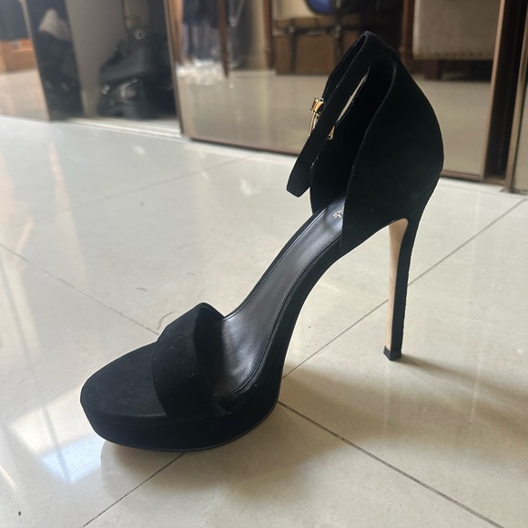 Michael Kors Jordyn Heels in Black - Picture 1 of 5